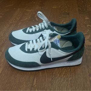 Nike Green Waffle Trainer 2